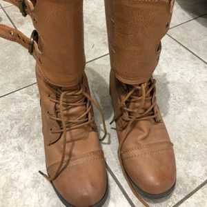 Combat boots